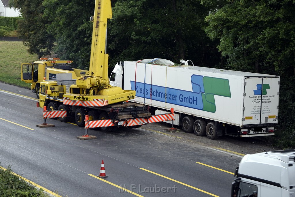 Schwerer VU A 3 Rich Oberhausen Hoehe AK Leverkusen P875.JPG - Miklos Laubert